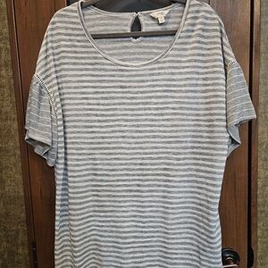 🛍️🛍️🛍️ Striped Gray Women's Top